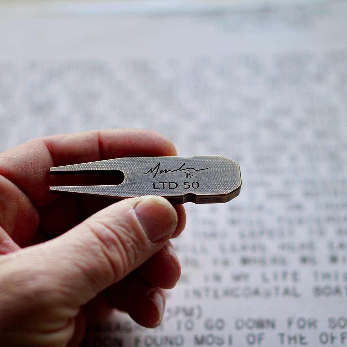 Kraken Bus Divot Tool - LTD 50