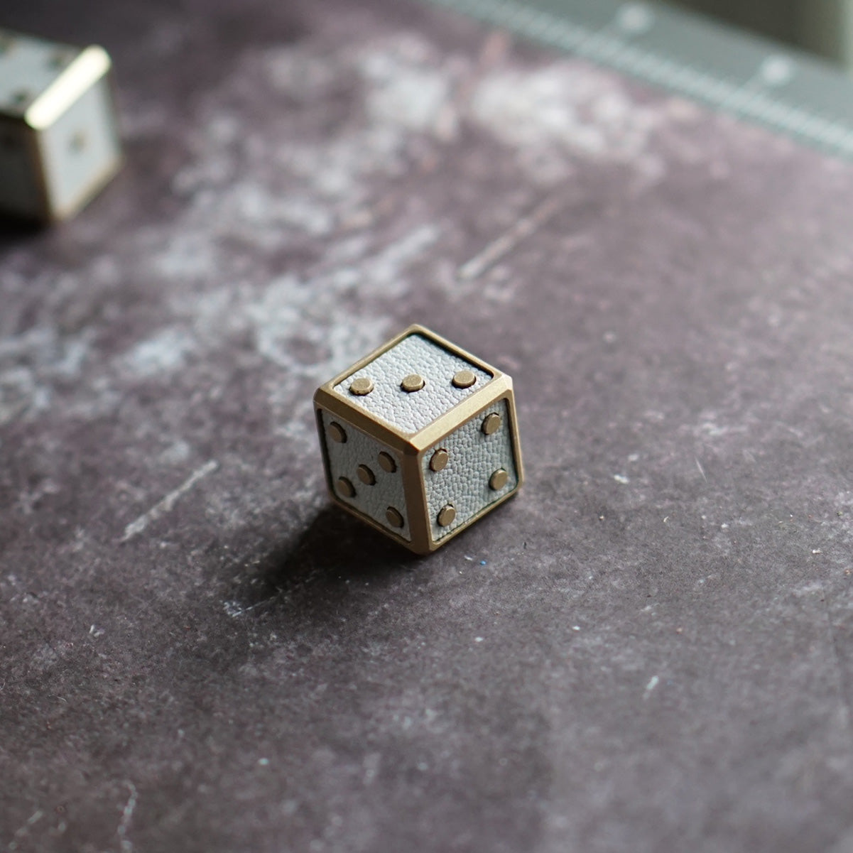 Kraken Dice Marker - White Leather