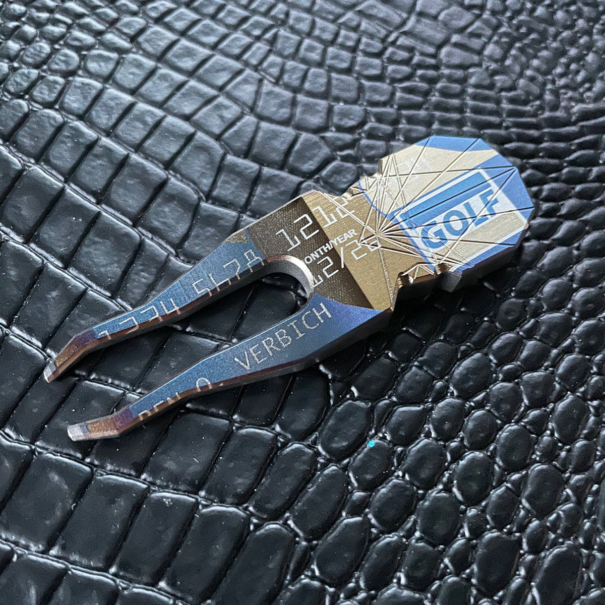 Birdie Bank Divot Tool - Titanium