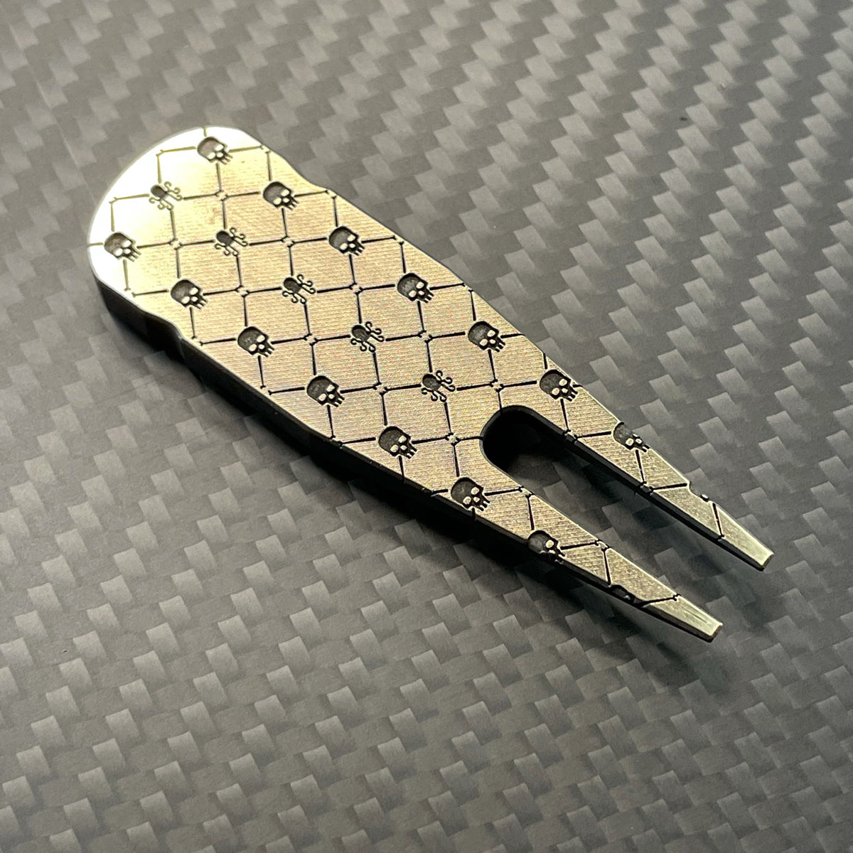 Skull Head Divot Tool