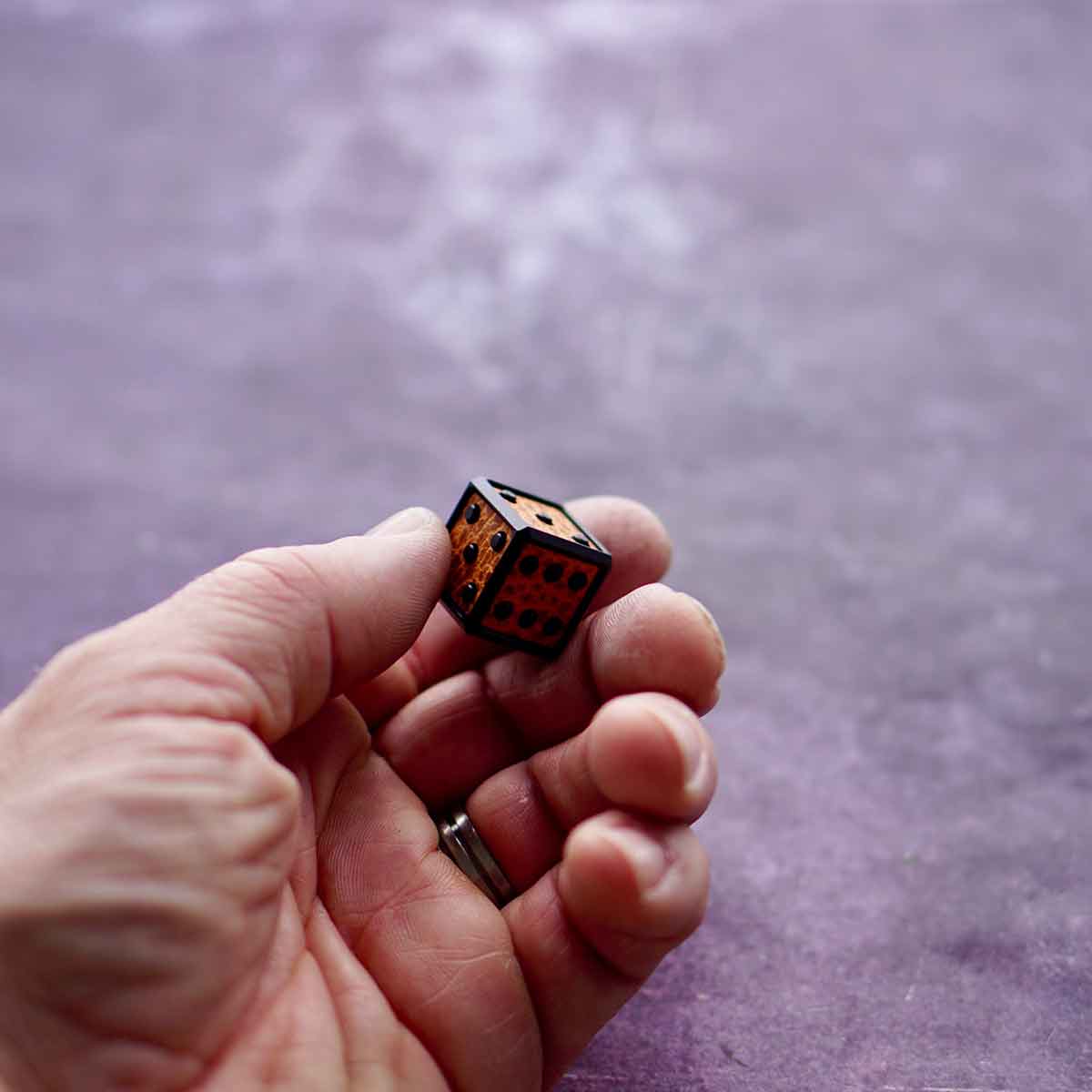 Premium aluminum golf die with French camel leather and bead-blasted texture