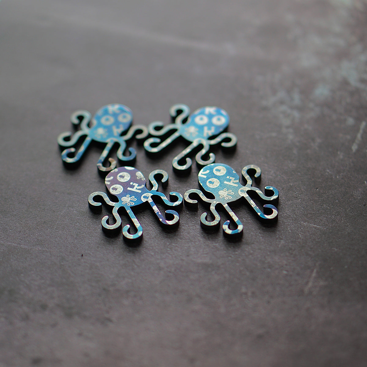 Kraken Patterned Ball Marker - Torched Carbon Steel